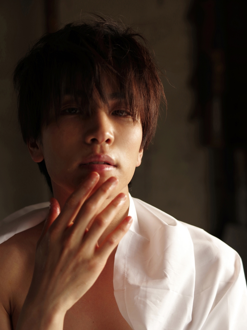 岩田剛典、30歳のアニバーサリー写真集は永瀬正敏が撮影！鍛え上げた美...