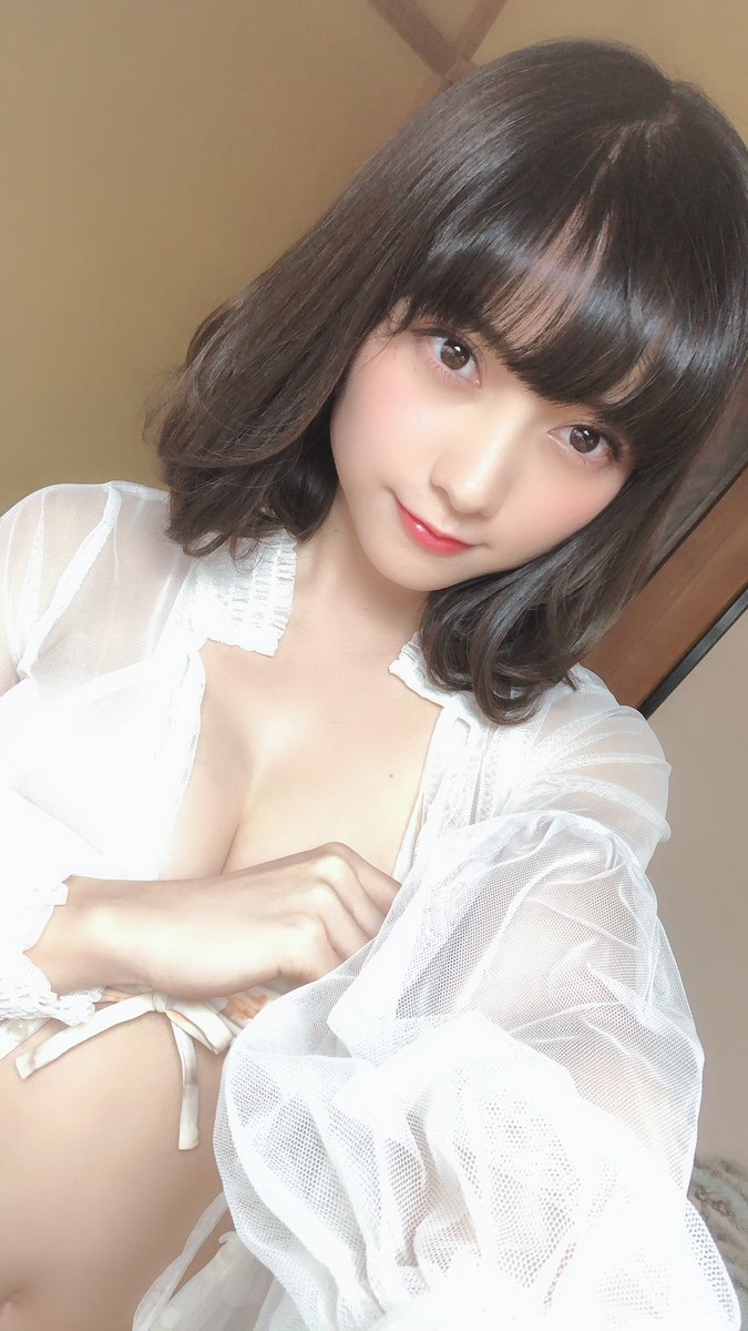 桃月なしこ（23）のセクシーオフショットに「可愛すぎる」、「神々しい...